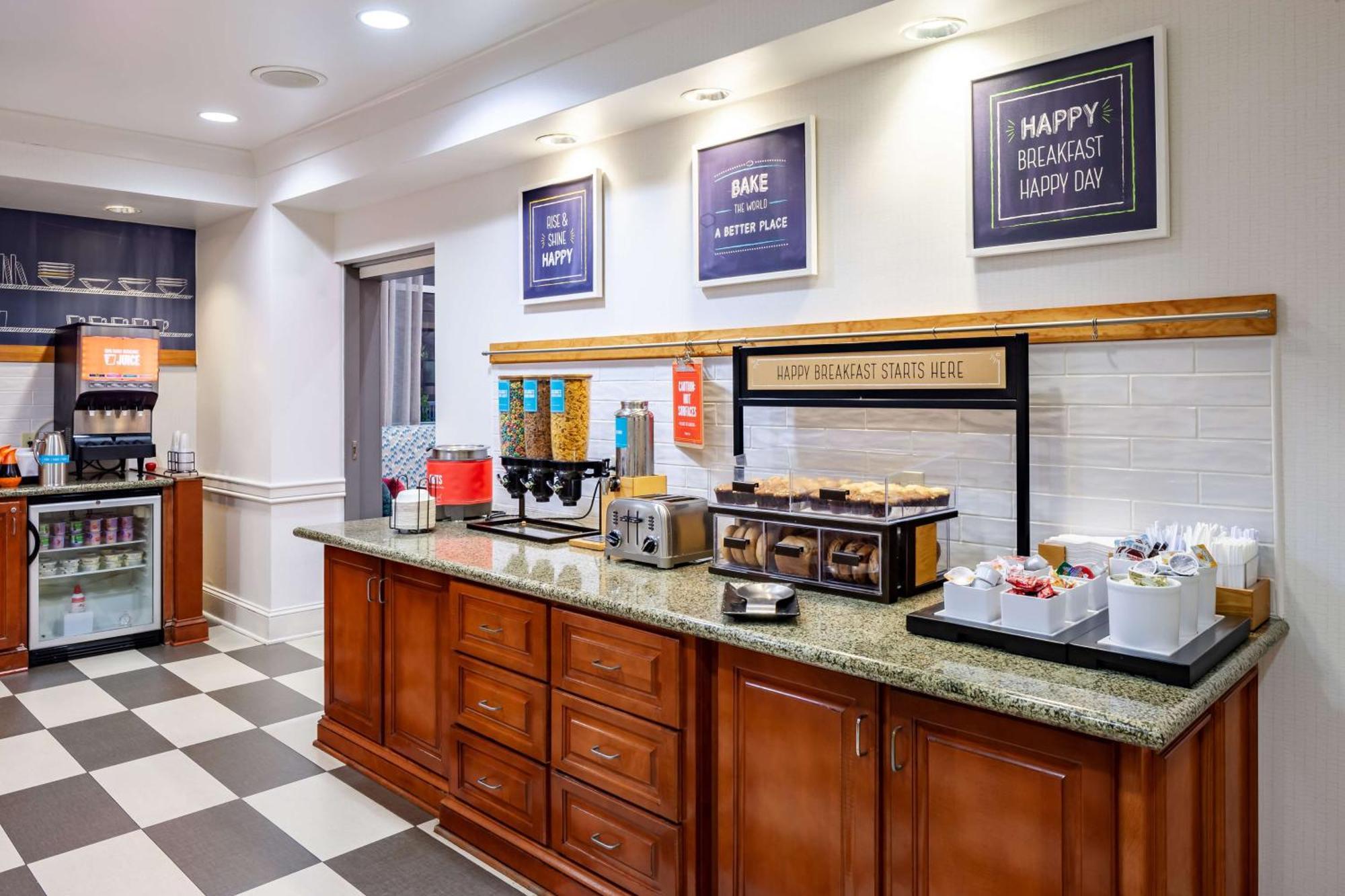 Hampton Inn&Suites Mobile I-65@ Airport Boulevard Extérieur photo